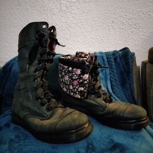 Dr Marten Triumph 1914 Floral Boot